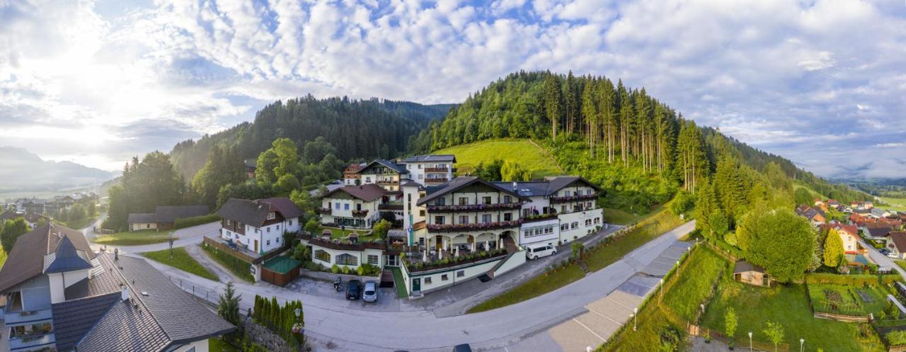 Panoramahotel Guertl Haus im Ennstal Zewnętrze zdjęcie