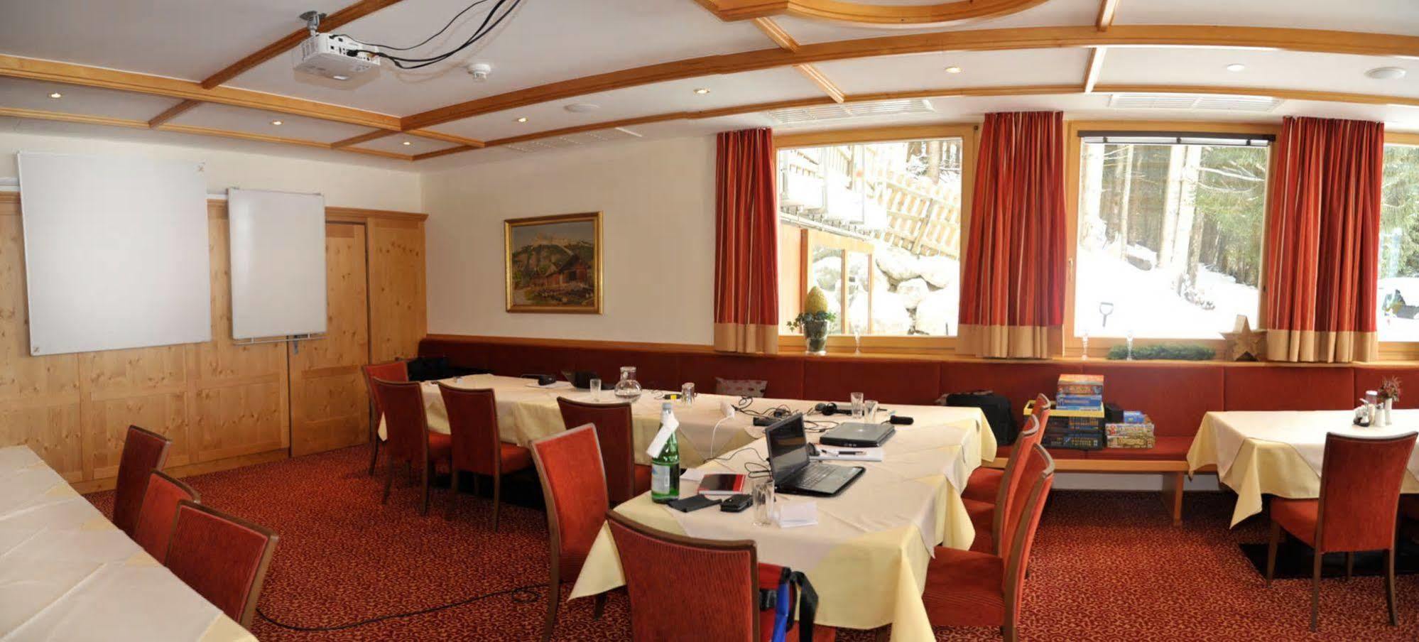Panoramahotel Guertl Haus im Ennstal Zewnętrze zdjęcie